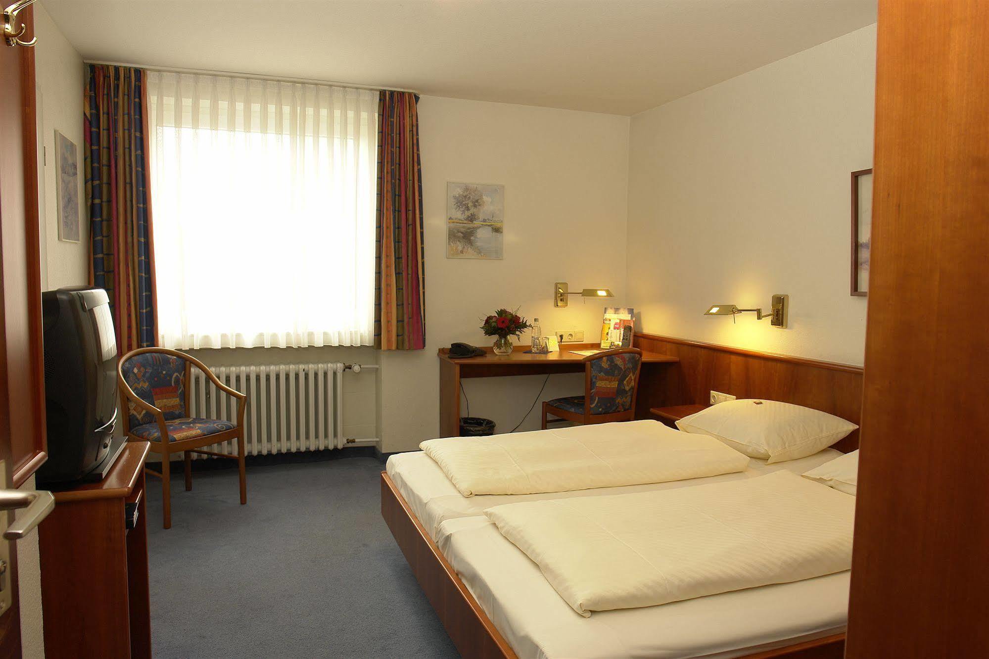 Brauhotel Jan Van Werth Neuss Exterior photo